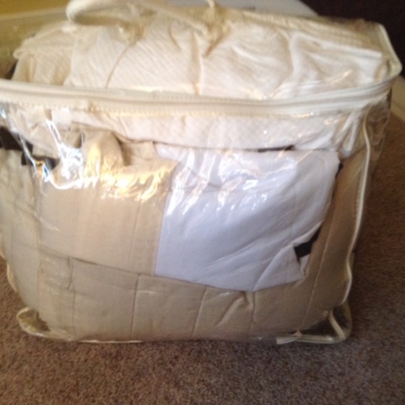 KN Luxury Home Bedding Queen Comforter Set - Picture 5 of 5